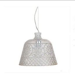 O lustre com pingente de escultura em vidro de arte decorativa