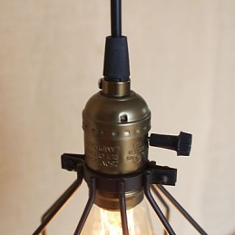 Indústria rural americana contratou uma única cabeça de lustre de ferro pequeno e criativo