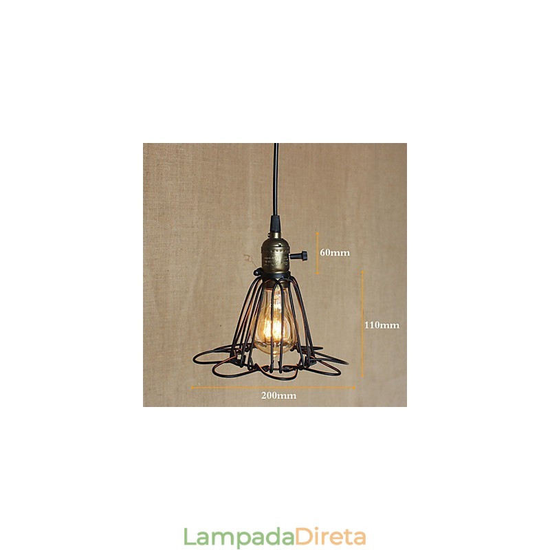 Indústria rural americana contratou uma única cabeça de lustre de ferro pequeno e criativo