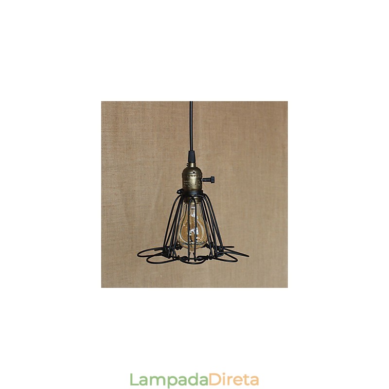 Indústria rural americana contratou uma única cabeça de lustre de ferro pequeno e criativo