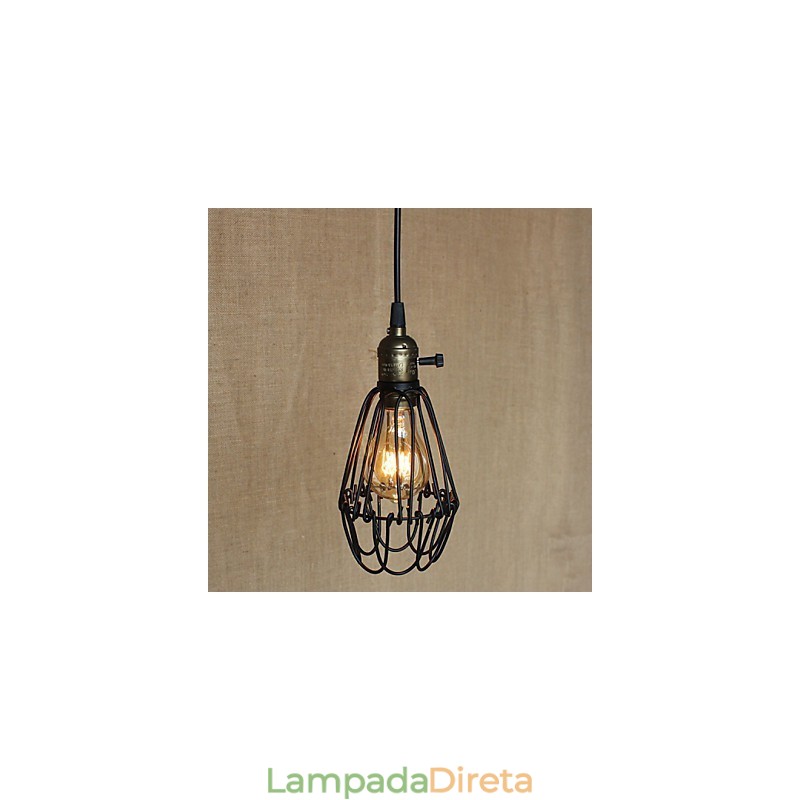 Indústria rural americana contratou uma única cabeça de lustre de ferro pequeno e criativo