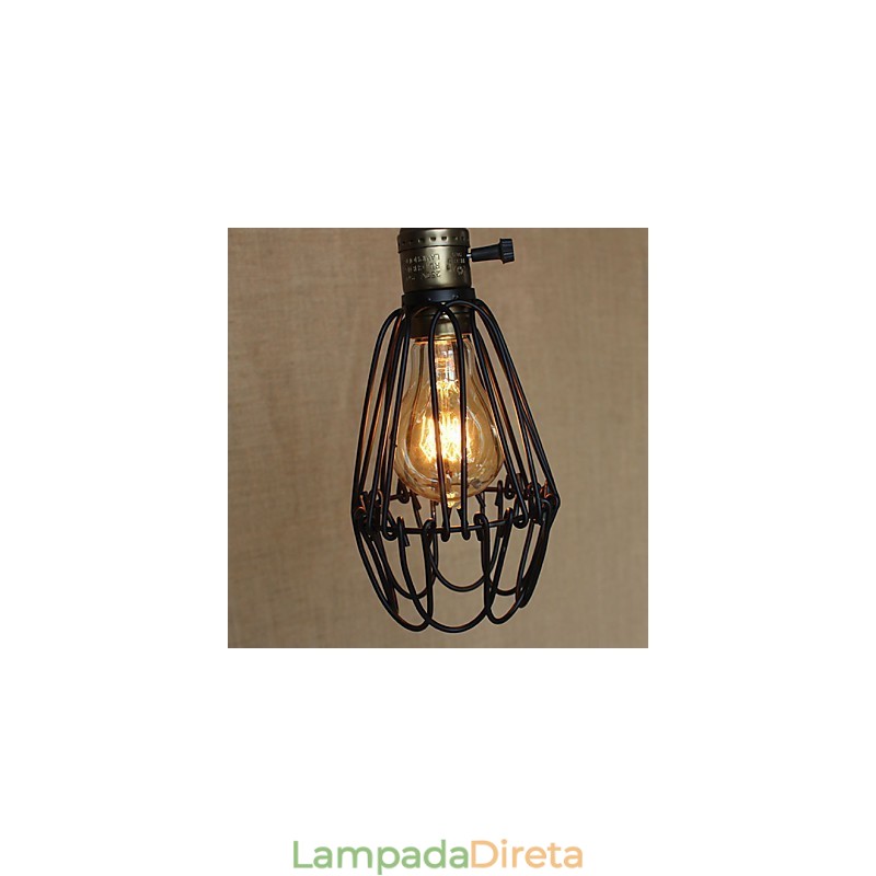 Indústria rural americana contratou uma única cabeça de lustre de ferro pequeno e criativo