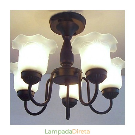 Lustre de metal com pintura clássica tradicional Lustre de metal com pintura clássica tradicional