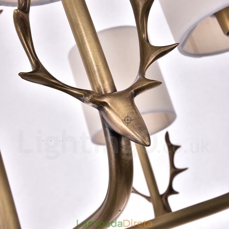 Lustre rústico de latão com 8 luzes e cúpula de tecido