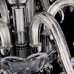 Lustre de luxo com 6 luzes em destaque