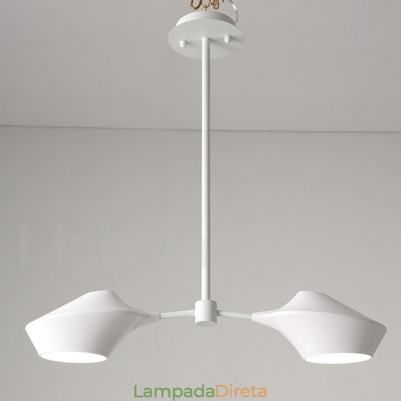 Lustre moderno e contemporâneo com cúpulas de acrílico branco e preto
