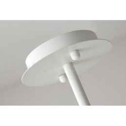 Lustre moderno e contemporâneo com cúpulas de acrílico branco e preto