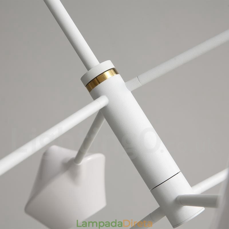 Lustre moderno e contemporâneo com cúpulas de acrílico branco e preto