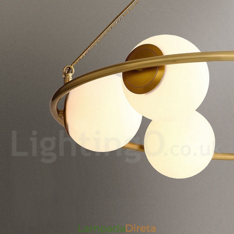 Lustre redondo estilo feijão de latão puro com abajures brancos