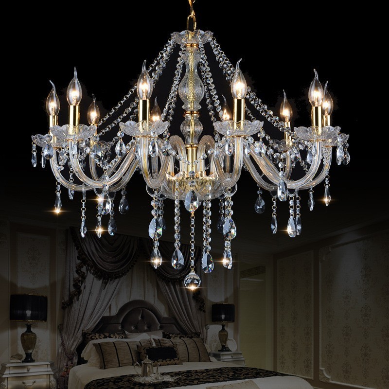 Lustre grande de cristal K9 com velas douradas e abajures