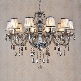 Lustre grande de cristal K9 com velas de cor cinza e abajures