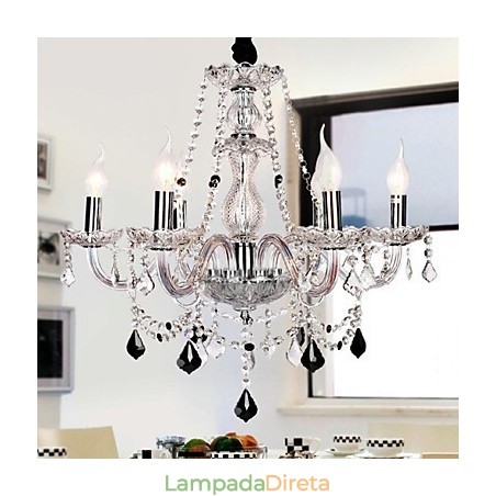 Lustre de luxo com 6 luzes em destaque Lustre de luxo com 6 luzes em destaque
