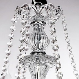 Lustre de luxo com 6 luzes em destaque