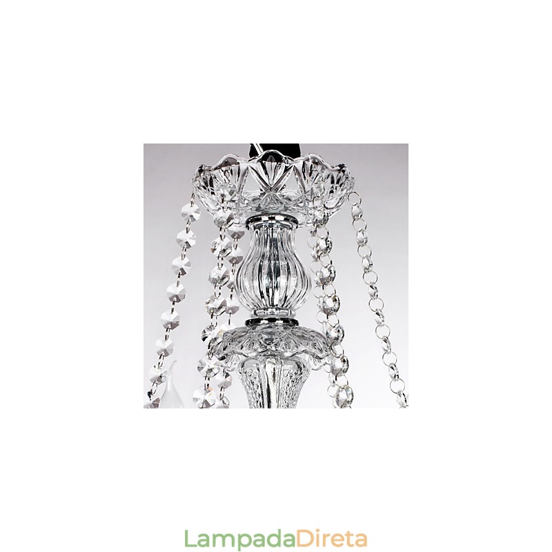 Lustre de luxo com 6 luzes em destaque