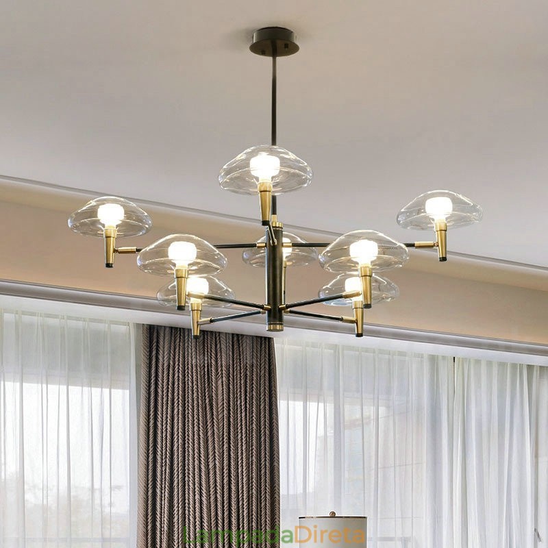 Lustre de 8 luzes com acabamento pintado galvanizado e cúpulas de vidro