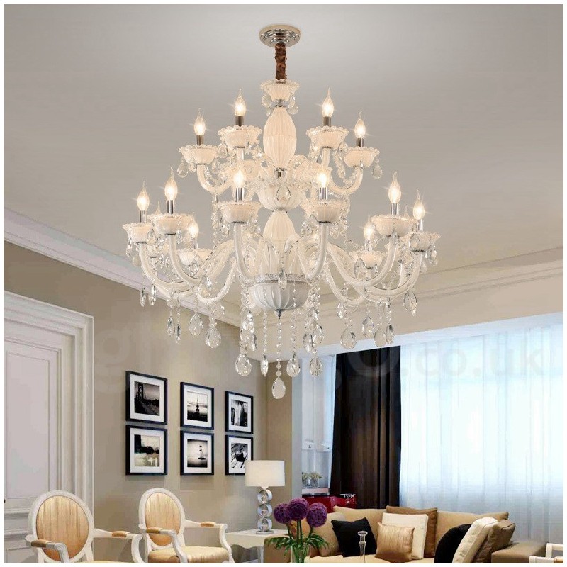 Lustre de vela elegante branco de 18 (12+6) luzes com cristal