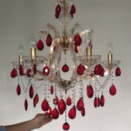 Lustre de vela dourada de 6 luzes com cristal vermelho