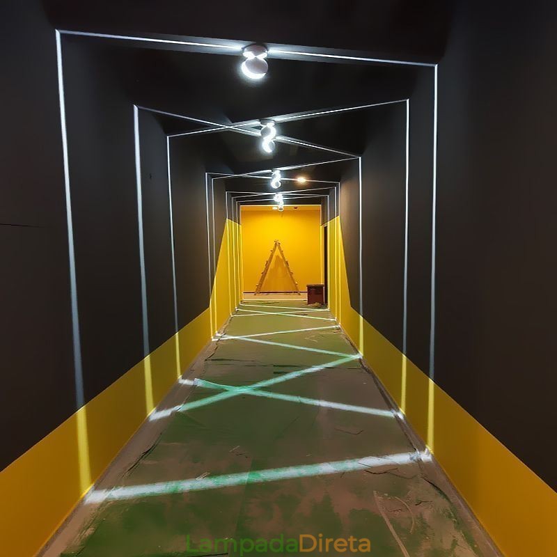 Luminária de parede moderna com luz de bar