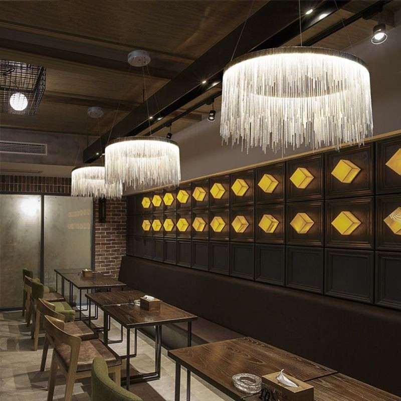 Lustre redondo com pingente de borla de luxo