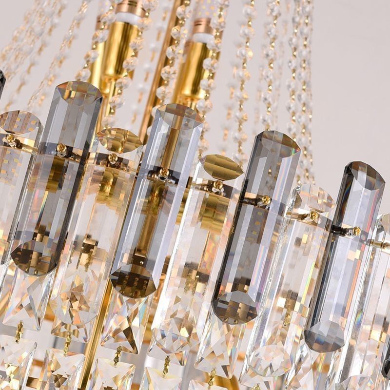 Moderno e elegante lustre pendente de cristal cônico