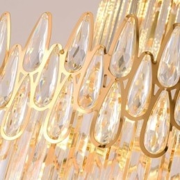 Escadas modernas e espetaculares de luz pendente de teto alto