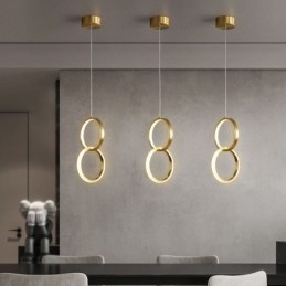 Luminária pendente de latão com anéis decorativos