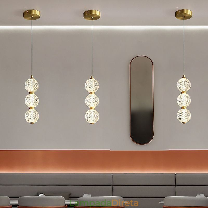 Luminária pendente de acrílico com contas decorativas