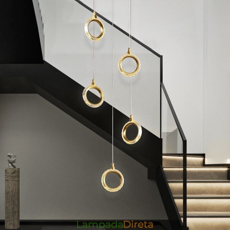 Luminária pendente de acrílico com anel de luz e holofote