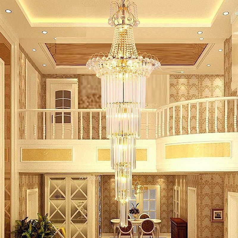 Elegante lustre longo de cristal pendente
