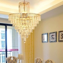 Lustre moderno e elegante de cristal com pingente cônico