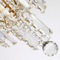 Lustre moderno e elegante de cristal com pingente cônico