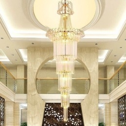Elegante lustre longo de cristal pendente