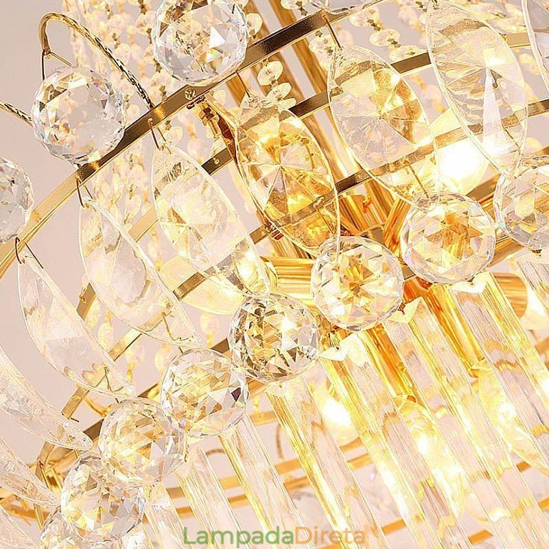Elegante lustre longo de cristal pendente