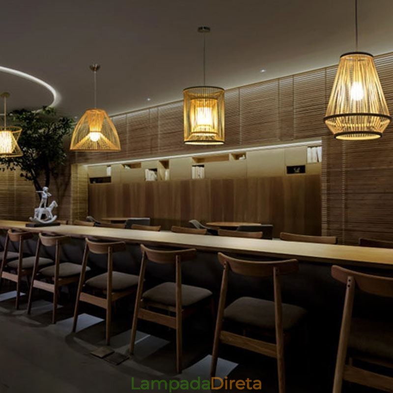 Luminária pendente de cabeceira em bambu trançado