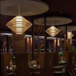 Luminária pendente de bambu com design de giroscópio