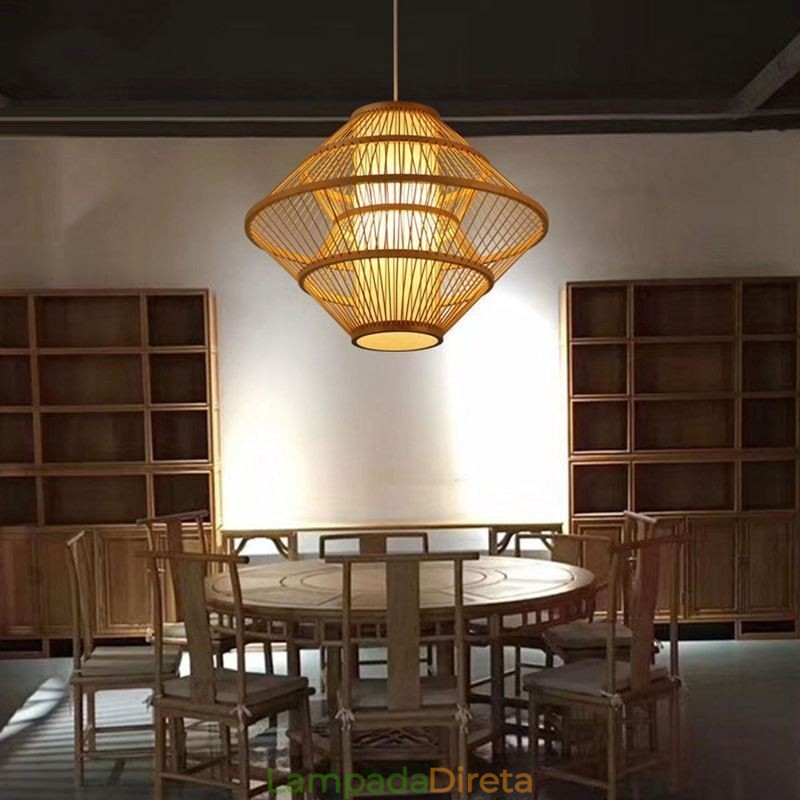 Luminária pendente de bambu com design de giroscópio