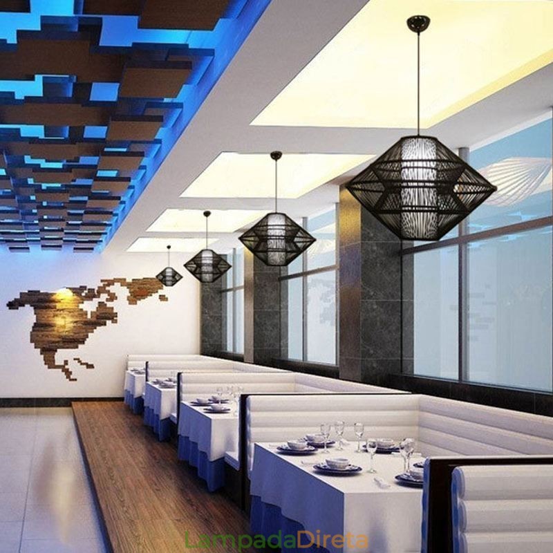 Luminária pendente de bambu com design de giroscópio