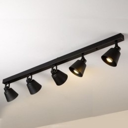Iluminação de trilho de ferro industrial com holofotes vintage rústicos