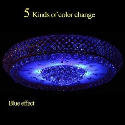 Luminária de teto redonda de cristal absorvente com cúpula de 80 cm de diâmetro e contém 15 lâmpadas