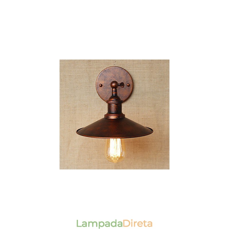 Vila de estilo industrial minimalista em frente ao corredor da igreja, arandela decorativa de bronze vermelho, guarda-chuva nostálgico
