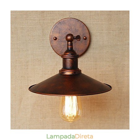 Vila de estilo industrial minimalista em frente ao corredor da igreja, arandela decorativa de bronze vermelho, guarda-chuva nostálgico Vila de estilo industrial minimalista em frente ao corredor da igreja, arandela decorativa de bronze vermelho, guarda-chuva nostálgico