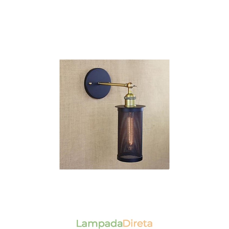 Luminária de parede em ferro forjado com rede de ferro