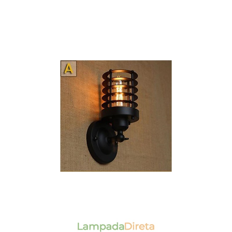 Escadas do corredor escuro A varanda da cabeceira de uma cama Luminária de parede decorativa