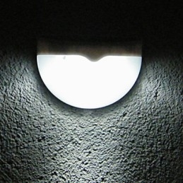 A nova lâmpada de parede solar com controle de som e luz, luz de jardim, lâmpada de cerca, luzes de villa