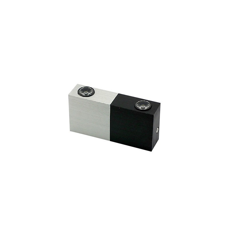 Luminária de parede moderna com design chique meio prateado meio preto corpo cúbico 2 s