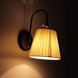 Luminária de parede de ferro com cúpula de tecido em 1 luz