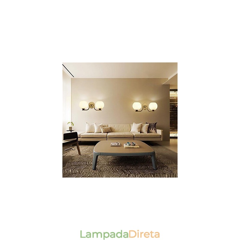 Recurso de galvanoplastia simples, moderno e contemporâneo para proteção ocular com braço oscilante e luz ambiente