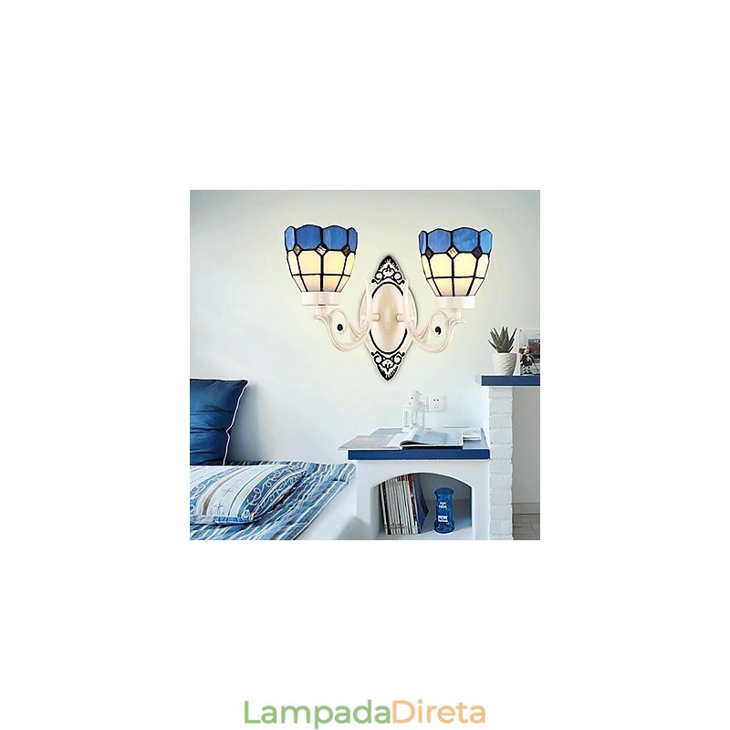 Outros apresentam arandelas de parede Uplight