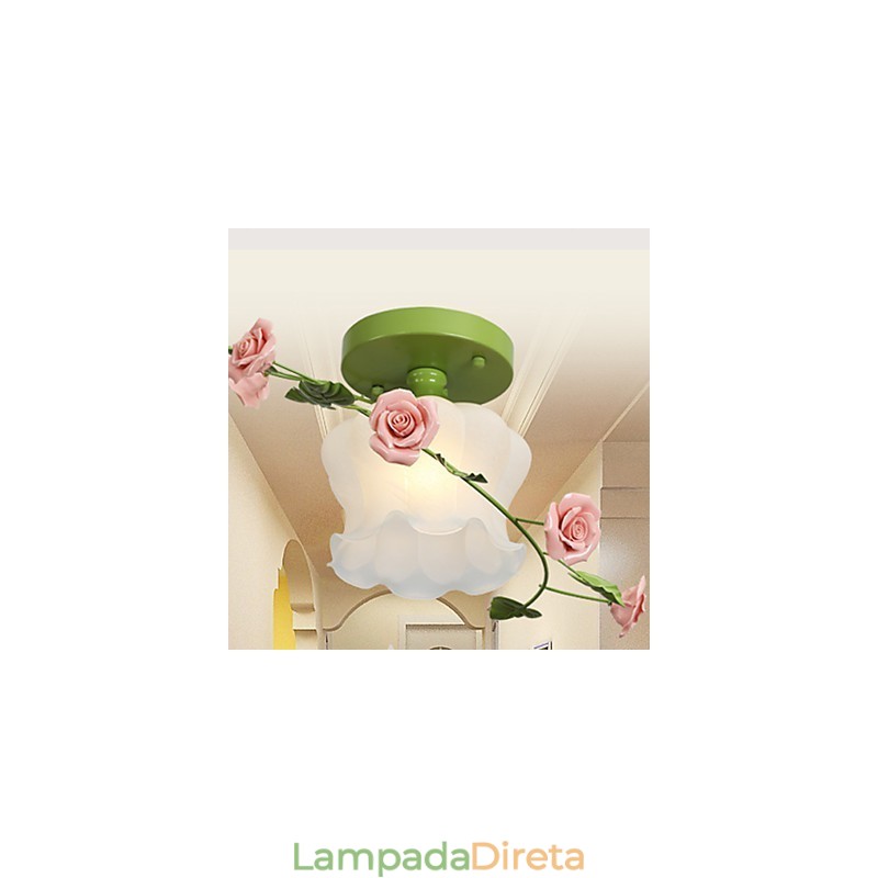 Dia dos Namorados As flores e plantas do Rose Garden absorvem a luz da cúpula
