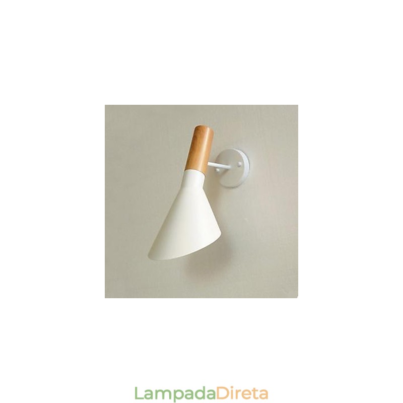 Moderno Simples Sala de estar Cama Ferro forjado Imitação de madeira Lâmpada de parede